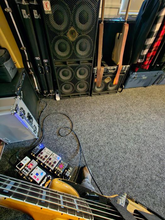 Bassist looking for a band