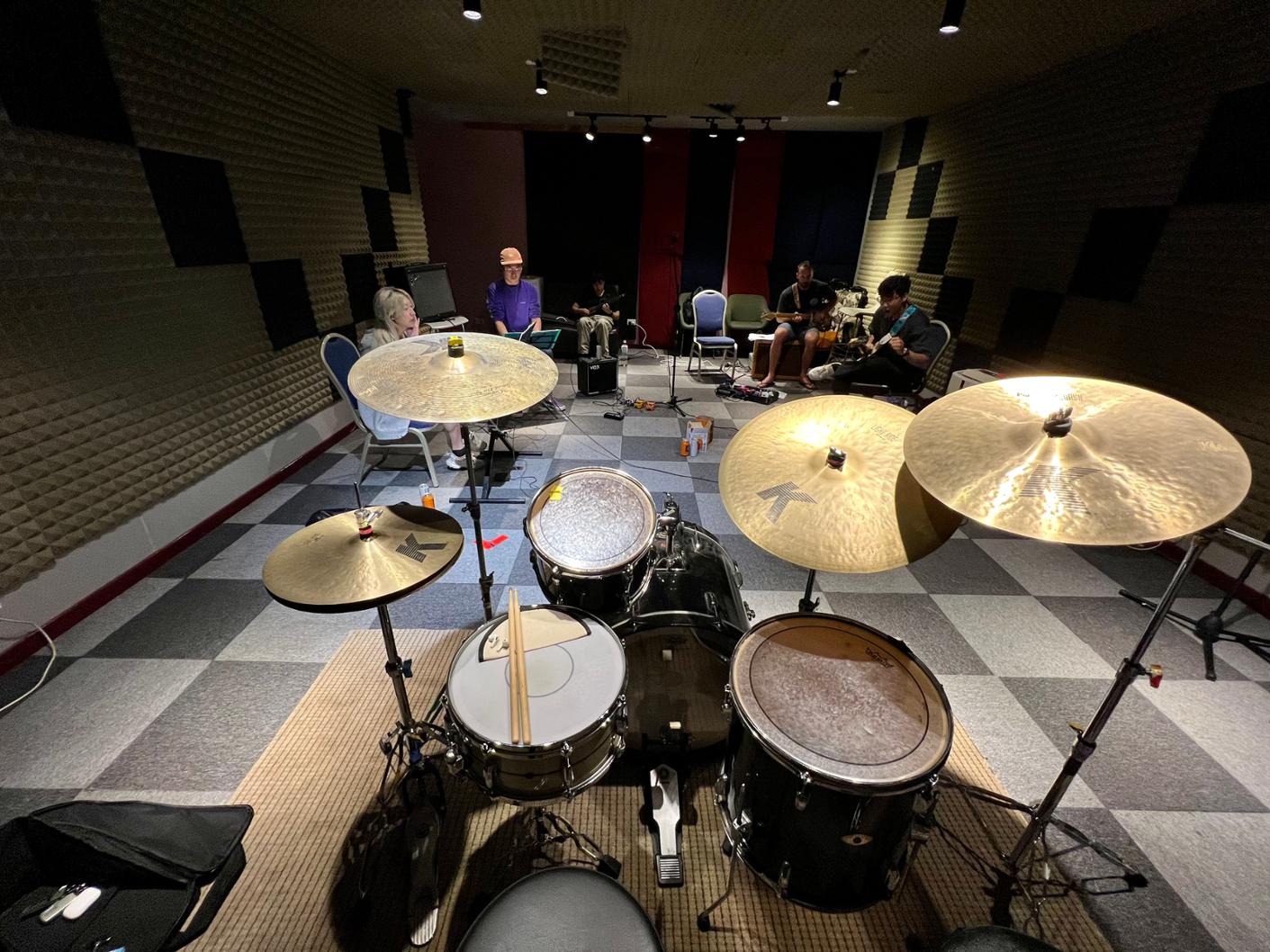 Seeking Female vocalist for Korean indie rock band