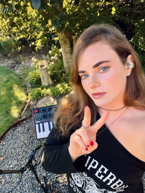 Citizen Audrey is looking for a drummer 7 string guitarist