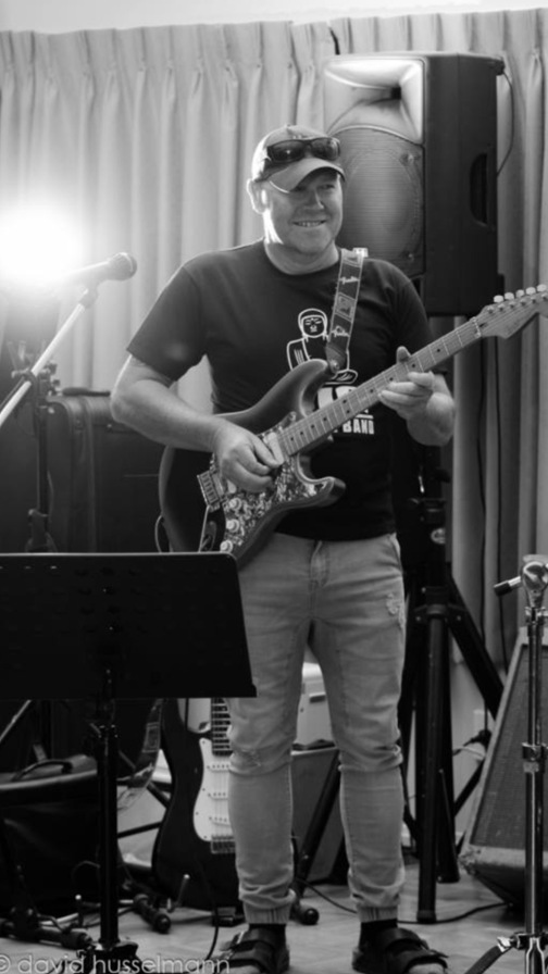 Musician looking for work