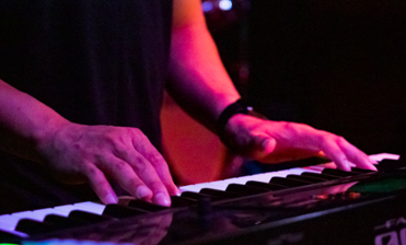TOP 40 covers band NEEDS bassist