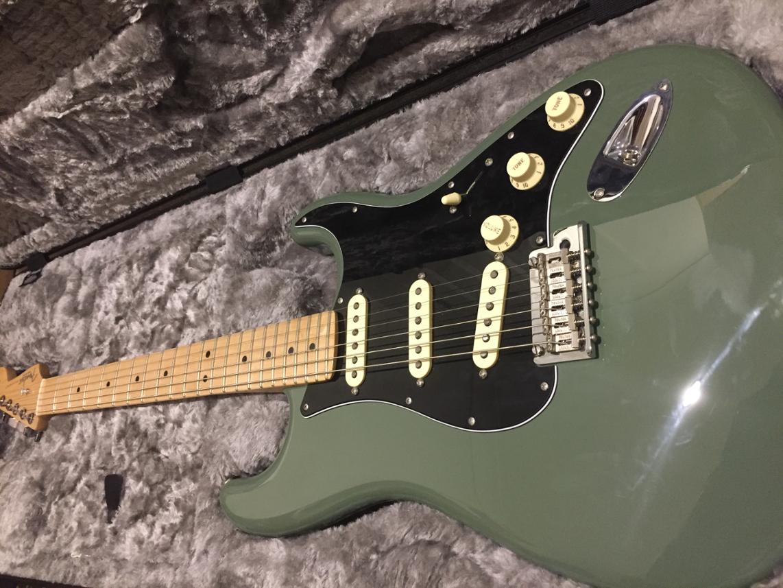 Guitarist seeks thing