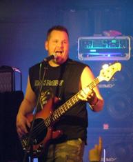 UK bass player looking to rock out in NZ. (No Dragon please)